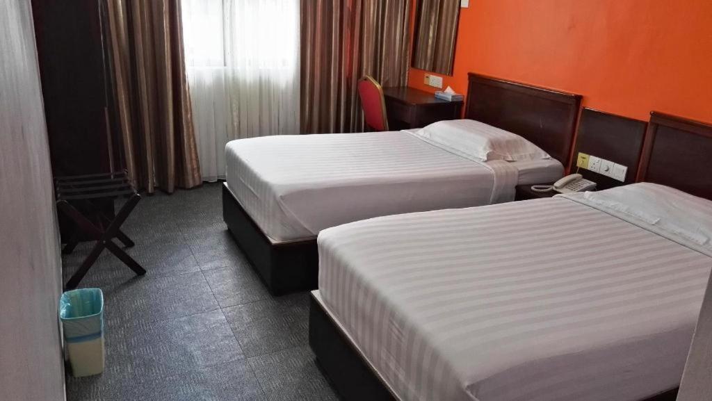 Id Hotel Сегамат Екстериор снимка
