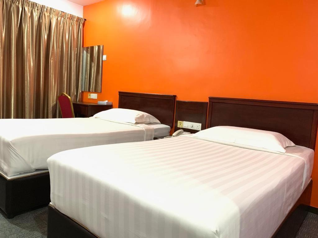 Id Hotel Сегамат Екстериор снимка